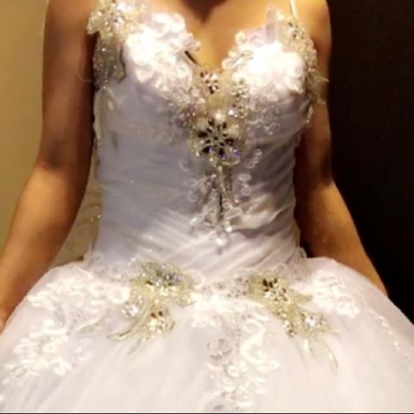 PRINCESS WEDDING DRESS - Picture 2 of 3